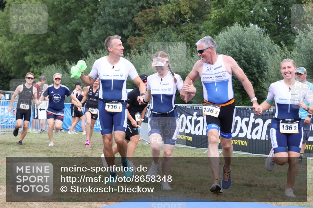 31.08.2025 - Elbe Triathlon Hamburg Strokosch-Dieckow http://msf.ph/oto/8658348 31.08.2025 16:24:04 Ziel  meine-sportfotos.de