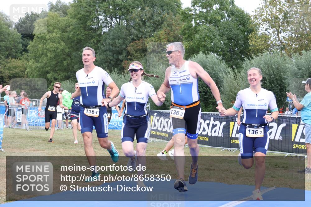 31.08.2025 - Elbe Triathlon Hamburg Strokosch-Dieckow http://msf.ph/oto/8658350 31.08.2025 16:24:05 Ziel  meine-sportfotos.de