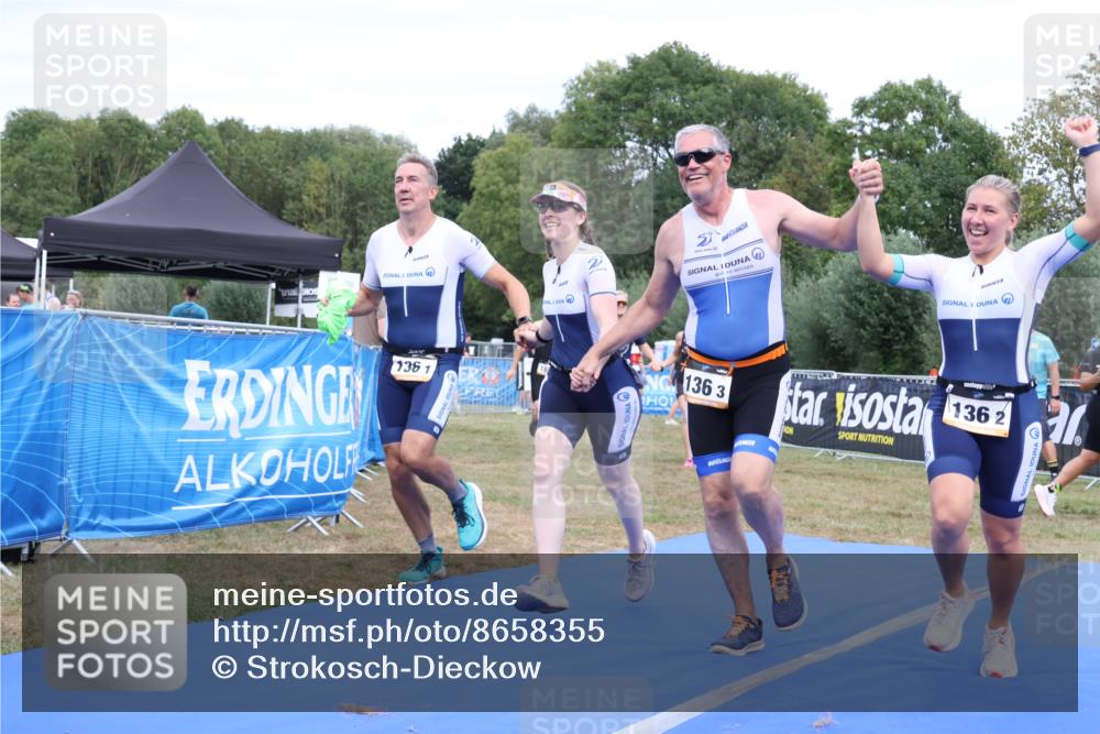 31.08.2025 - Elbe Triathlon Hamburg Strokosch-Dieckow http://msf.ph/oto/8658355 31.08.2025 16:24:06 Ziel  meine-sportfotos.de