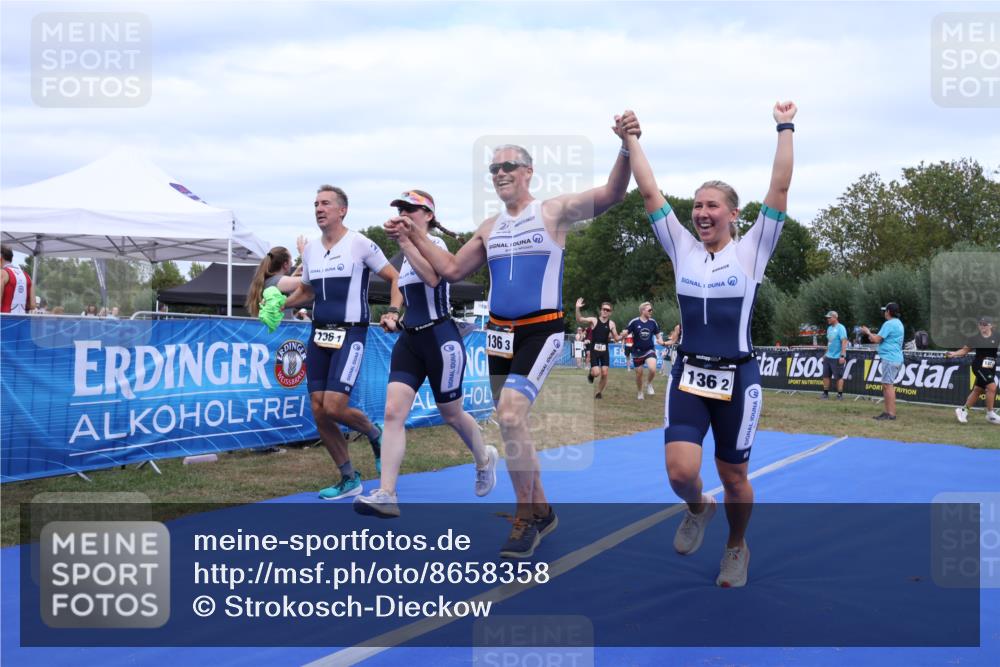 31.08.2025 - Elbe Triathlon Hamburg Strokosch-Dieckow http://msf.ph/oto/8658358 31.08.2025 16:24:06 Ziel  meine-sportfotos.de
