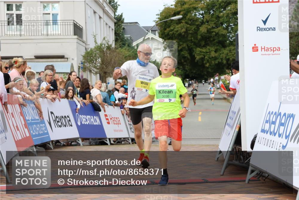 31.08.2025 - 21. Blankeneser Heldenlauf Strokosch-Dieckow http://msf.ph/oto/8658371 31.08.2025 10:51:30 Ziel 2187, 3580, 3030 meine-sportfotos.de