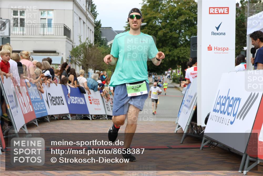 31.08.2025 - 21. Blankeneser Heldenlauf Strokosch-Dieckow http://msf.ph/oto/8658387 31.08.2025 10:51:21 Ziel 3388, 3292 meine-sportfotos.de