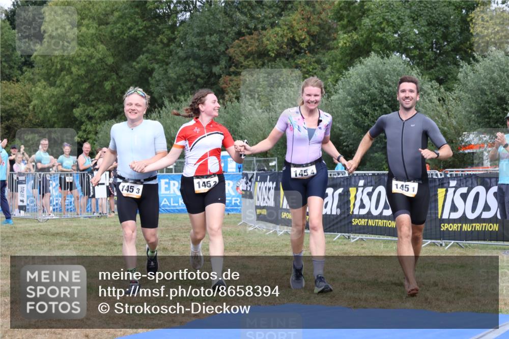 31.08.2025 - Elbe Triathlon Hamburg Strokosch-Dieckow http://msf.ph/oto/8658394 31.08.2025 16:25:57 Ziel  meine-sportfotos.de