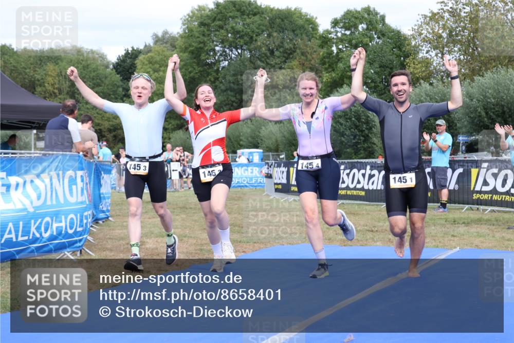 31.08.2025 - Elbe Triathlon Hamburg Strokosch-Dieckow http://msf.ph/oto/8658401 31.08.2025 16:25:58 Ziel  meine-sportfotos.de