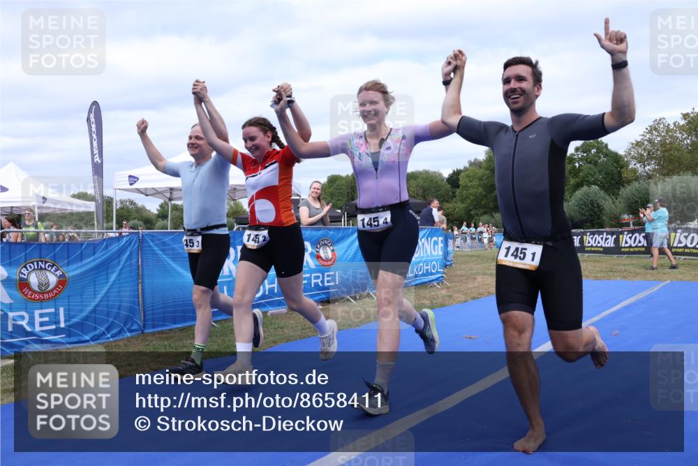 31.08.2025 - Elbe Triathlon Hamburg Strokosch-Dieckow http://msf.ph/oto/8658411 31.08.2025 16:26:00 Ziel  meine-sportfotos.de