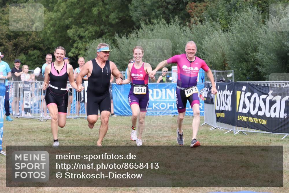 31.08.2025 - Elbe Triathlon Hamburg Strokosch-Dieckow http://msf.ph/oto/8658413 31.08.2025 16:26:42 Ziel  meine-sportfotos.de