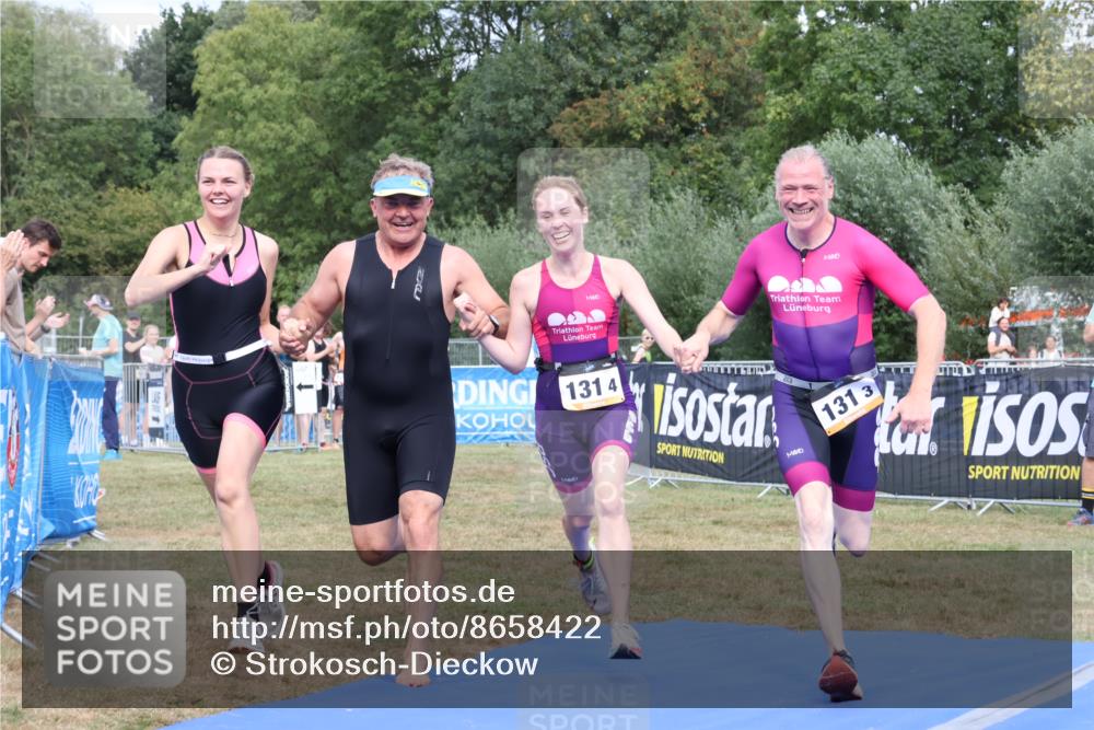 31.08.2025 - Elbe Triathlon Hamburg Strokosch-Dieckow http://msf.ph/oto/8658422 31.08.2025 16:26:44 Ziel  meine-sportfotos.de