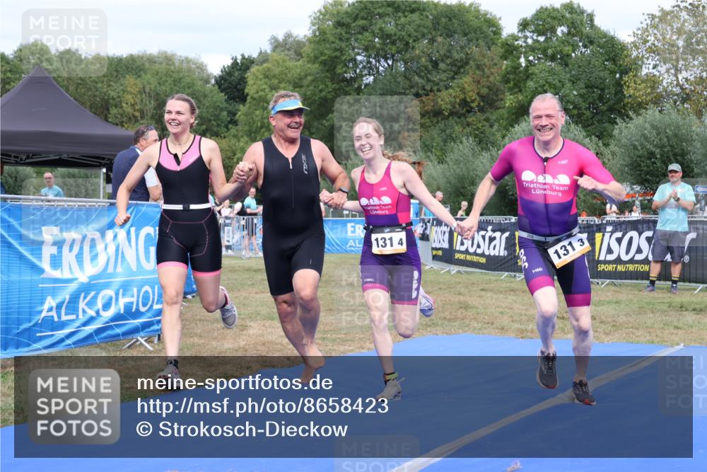 31.08.2025 - Elbe Triathlon Hamburg Strokosch-Dieckow http://msf.ph/oto/8658423 31.08.2025 16:26:45 Ziel  meine-sportfotos.de
