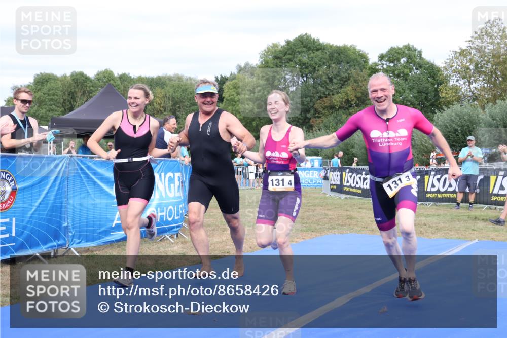 31.08.2025 - Elbe Triathlon Hamburg Strokosch-Dieckow http://msf.ph/oto/8658426 31.08.2025 16:26:45 Ziel  meine-sportfotos.de