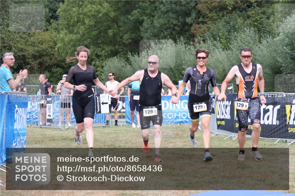 31.08.2025 - Elbe Triathlon Hamburg Strokosch-Dieckow http://msf.ph/oto/8658436 31.08.2025 16:28:17 Ziel  meine-sportfotos.de