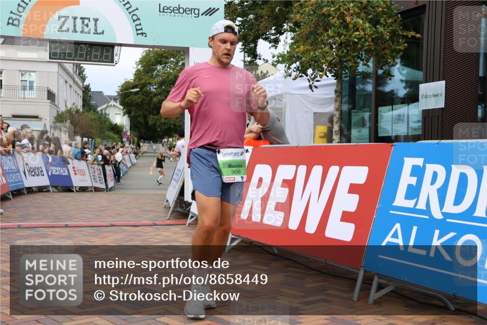 31.08.2025 - 21. Blankeneser Heldenlauf Strokosch-Dieckow http://msf.ph/oto/8658449 31.08.2025 10:50:33 Ziel 3699, 3354, 3564 meine-sportfotos.de