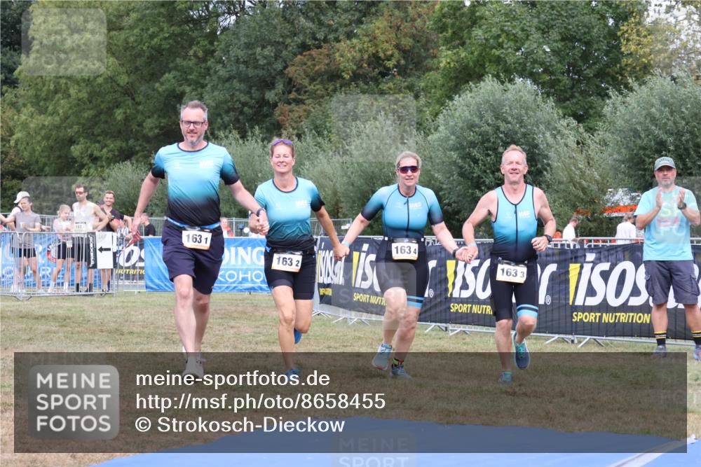 31.08.2025 - Elbe Triathlon Hamburg Strokosch-Dieckow http://msf.ph/oto/8658455 31.08.2025 16:28:46 Ziel  meine-sportfotos.de