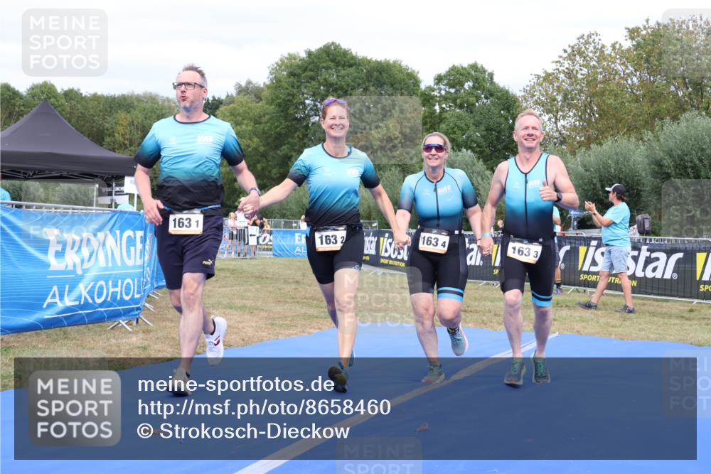 31.08.2025 - Elbe Triathlon Hamburg Strokosch-Dieckow http://msf.ph/oto/8658460 31.08.2025 16:28:49 Ziel  meine-sportfotos.de