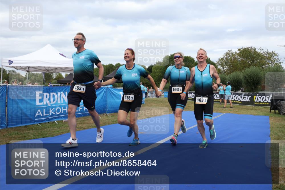 31.08.2025 - Elbe Triathlon Hamburg Strokosch-Dieckow http://msf.ph/oto/8658464 31.08.2025 16:28:50 Ziel  meine-sportfotos.de