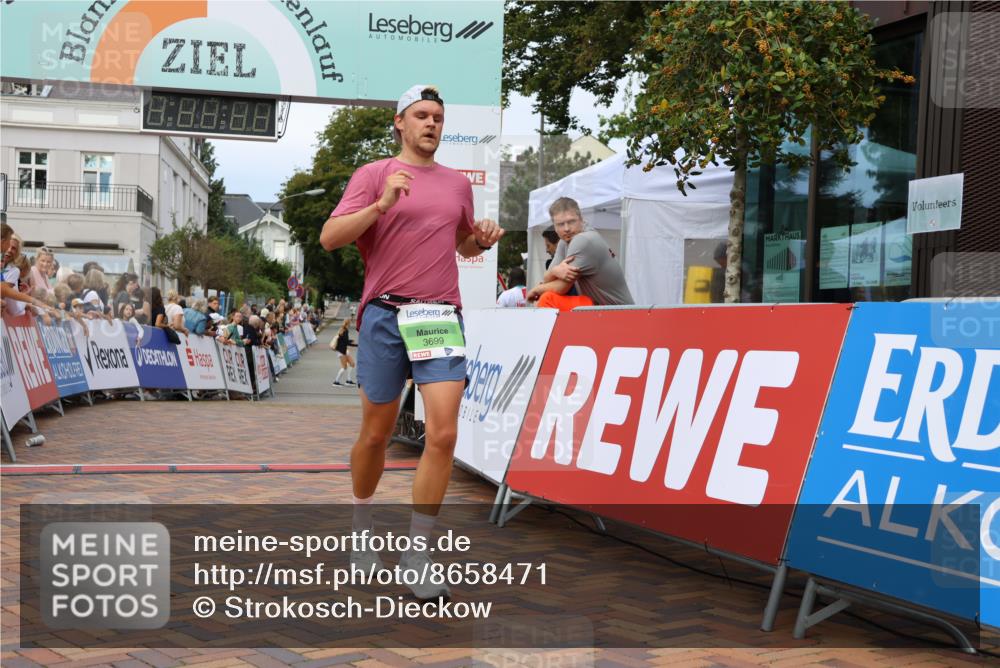 31.08.2025 - 21. Blankeneser Heldenlauf Strokosch-Dieckow http://msf.ph/oto/8658471 31.08.2025 10:50:33 Ziel 3699, 3354, 3564 meine-sportfotos.de