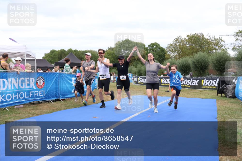 31.08.2025 - Elbe Triathlon Hamburg Strokosch-Dieckow http://msf.ph/oto/8658547 31.08.2025 16:35:50 Ziel  meine-sportfotos.de