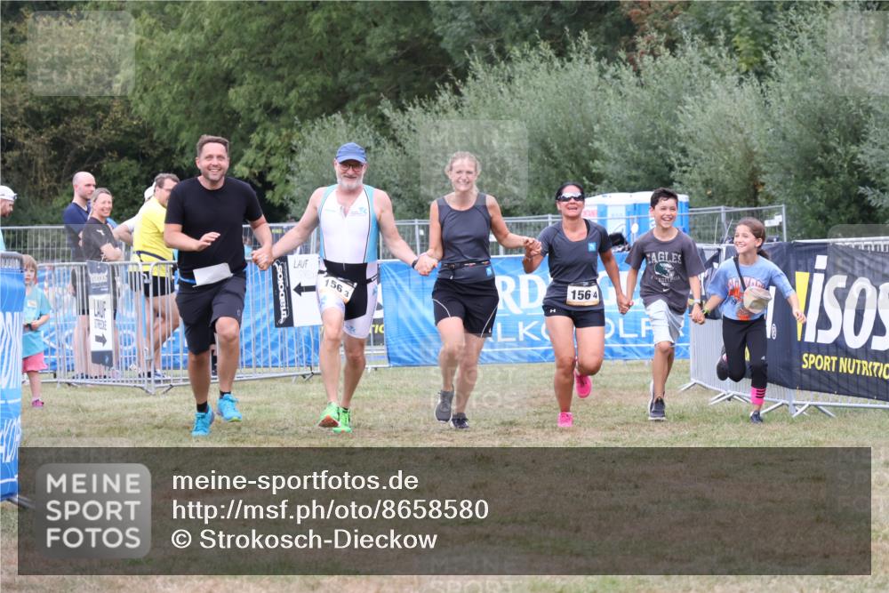 31.08.2025 - Elbe Triathlon Hamburg Strokosch-Dieckow http://msf.ph/oto/8658580 31.08.2025 16:37:35 Ziel  meine-sportfotos.de