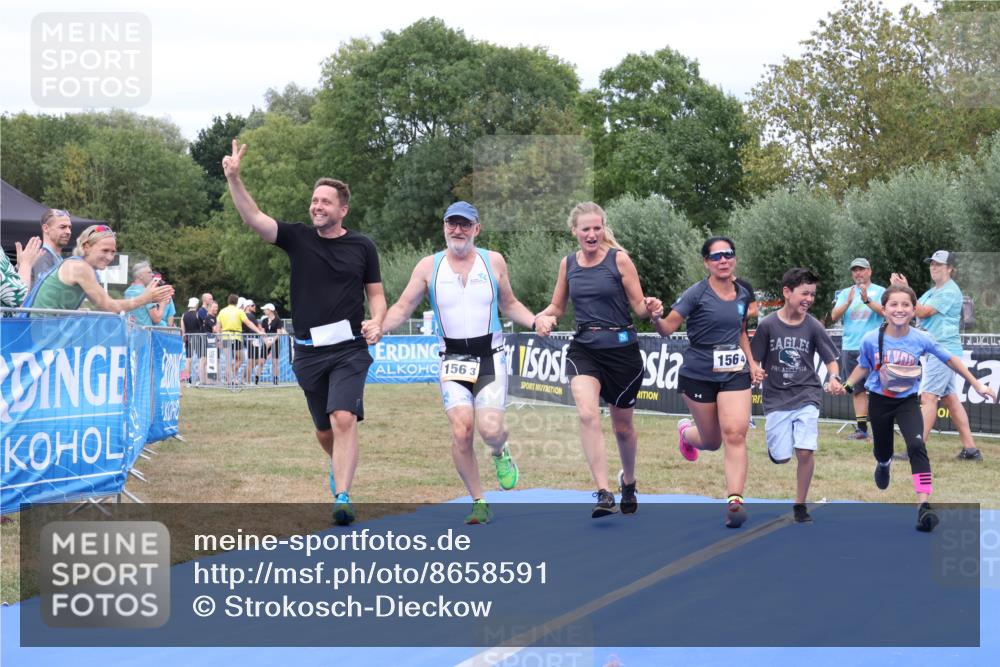 31.08.2025 - Elbe Triathlon Hamburg Strokosch-Dieckow http://msf.ph/oto/8658591 31.08.2025 16:37:39 Ziel  meine-sportfotos.de