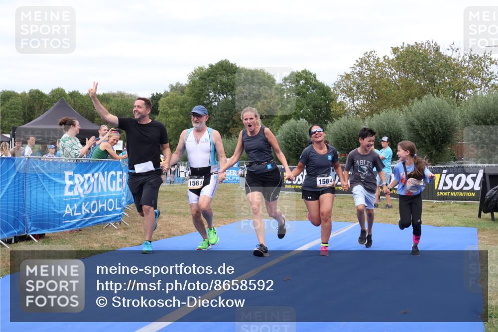 31.08.2025 - Elbe Triathlon Hamburg Strokosch-Dieckow http://msf.ph/oto/8658592 31.08.2025 16:37:40 Ziel  meine-sportfotos.de