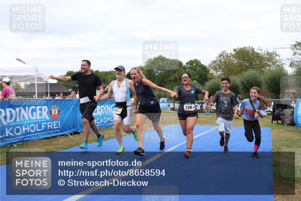 31.08.2025 - Elbe Triathlon Hamburg Strokosch-Dieckow http://msf.ph/oto/8658594 31.08.2025 16:37:40 Ziel  meine-sportfotos.de