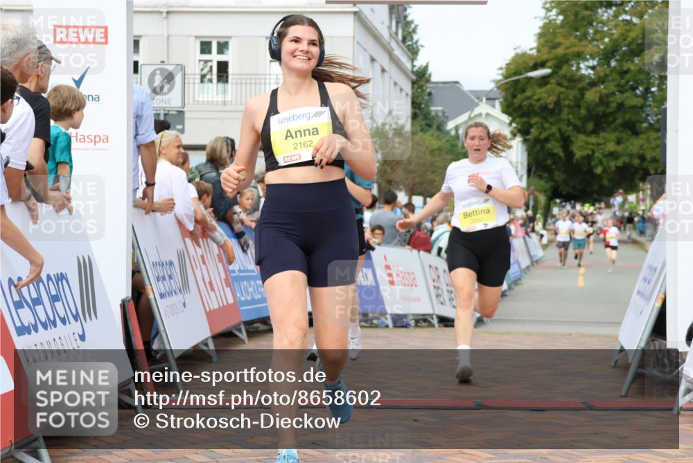 31.08.2025 - 21. Blankeneser Heldenlauf Strokosch-Dieckow http://msf.ph/oto/8658602 31.08.2025 10:26:19 Ziel 2162, 2046, 2252, 2564, 2467 meine-sportfotos.de