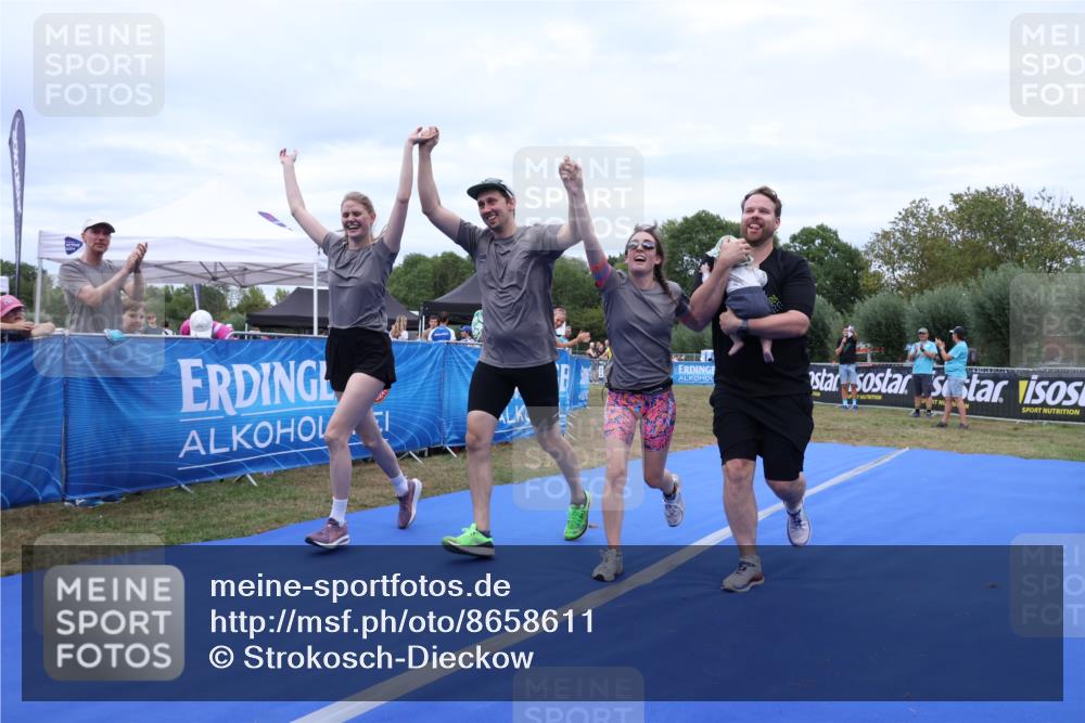 31.08.2025 - Elbe Triathlon Hamburg Strokosch-Dieckow http://msf.ph/oto/8658611 31.08.2025 16:38:04 Ziel  meine-sportfotos.de
