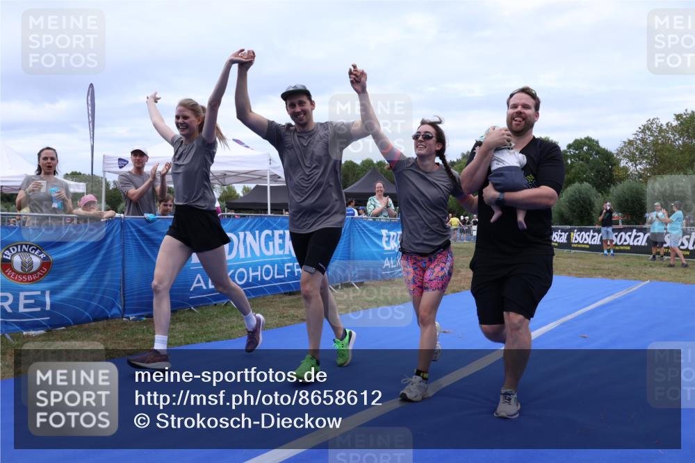 31.08.2025 - Elbe Triathlon Hamburg Strokosch-Dieckow http://msf.ph/oto/8658612 31.08.2025 16:38:04 Ziel  meine-sportfotos.de