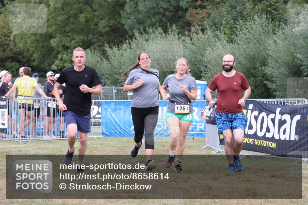 31.08.2025 - Elbe Triathlon Hamburg Strokosch-Dieckow http://msf.ph/oto/8658614 31.08.2025 16:39:14 Ziel  meine-sportfotos.de