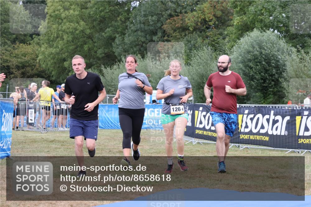 31.08.2025 - Elbe Triathlon Hamburg Strokosch-Dieckow http://msf.ph/oto/8658618 31.08.2025 16:39:16 Ziel  meine-sportfotos.de