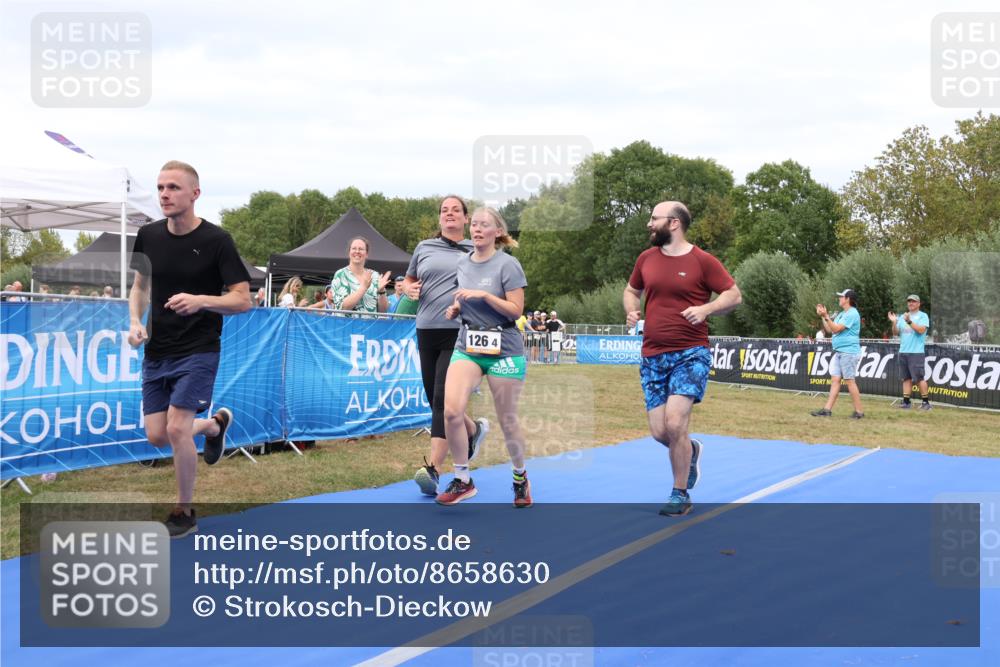31.08.2025 - Elbe Triathlon Hamburg Strokosch-Dieckow http://msf.ph/oto/8658630 31.08.2025 16:39:18 Ziel  meine-sportfotos.de