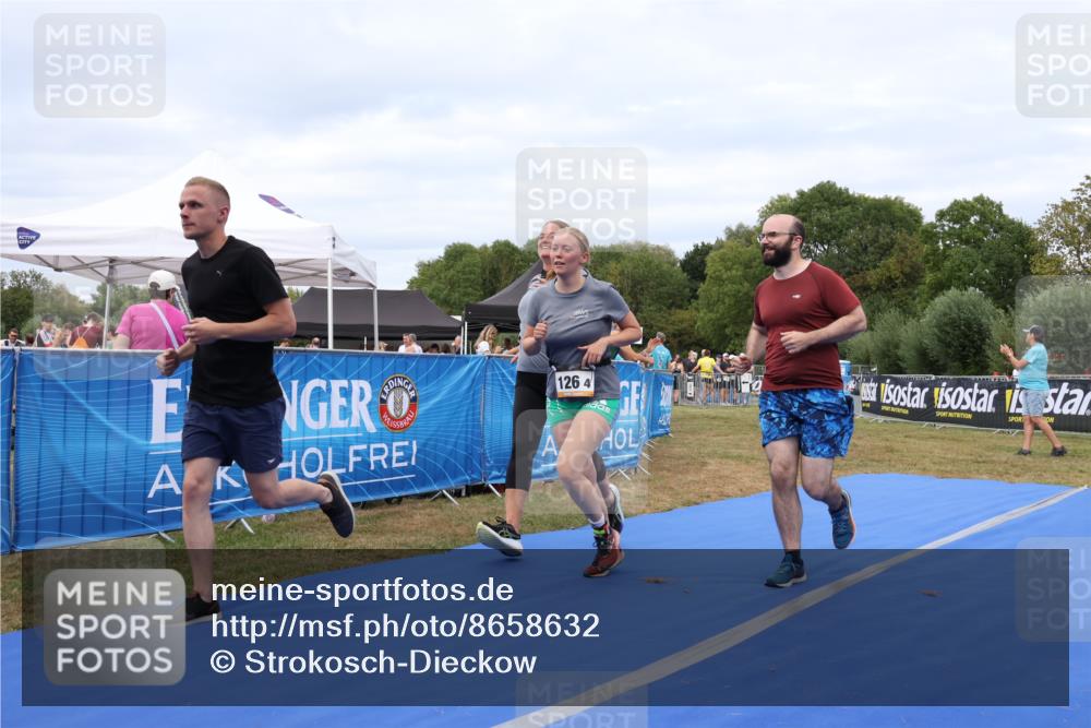 31.08.2025 - Elbe Triathlon Hamburg Strokosch-Dieckow http://msf.ph/oto/8658632 31.08.2025 16:39:18 Ziel  meine-sportfotos.de