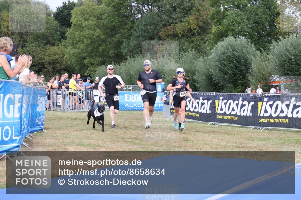 31.08.2025 - Elbe Triathlon Hamburg Strokosch-Dieckow http://msf.ph/oto/8658634 31.08.2025 16:40:15 Ziel  meine-sportfotos.de