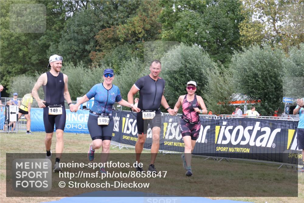 31.08.2025 - Elbe Triathlon Hamburg Strokosch-Dieckow http://msf.ph/oto/8658647 31.08.2025 16:41:58 Ziel  meine-sportfotos.de