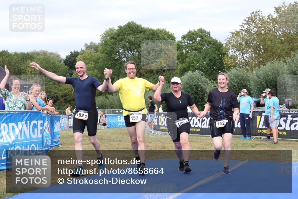 31.08.2025 - Elbe Triathlon Hamburg Strokosch-Dieckow http://msf.ph/oto/8658664 31.08.2025 16:42:20 Ziel  meine-sportfotos.de