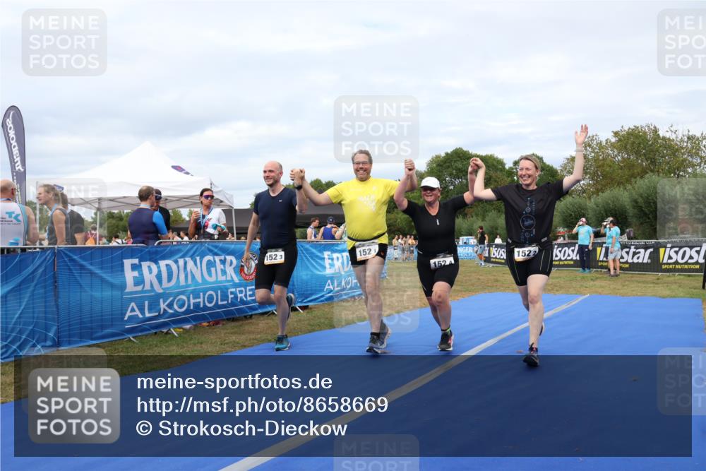 31.08.2025 - Elbe Triathlon Hamburg Strokosch-Dieckow http://msf.ph/oto/8658669 31.08.2025 16:42:22 Ziel  meine-sportfotos.de