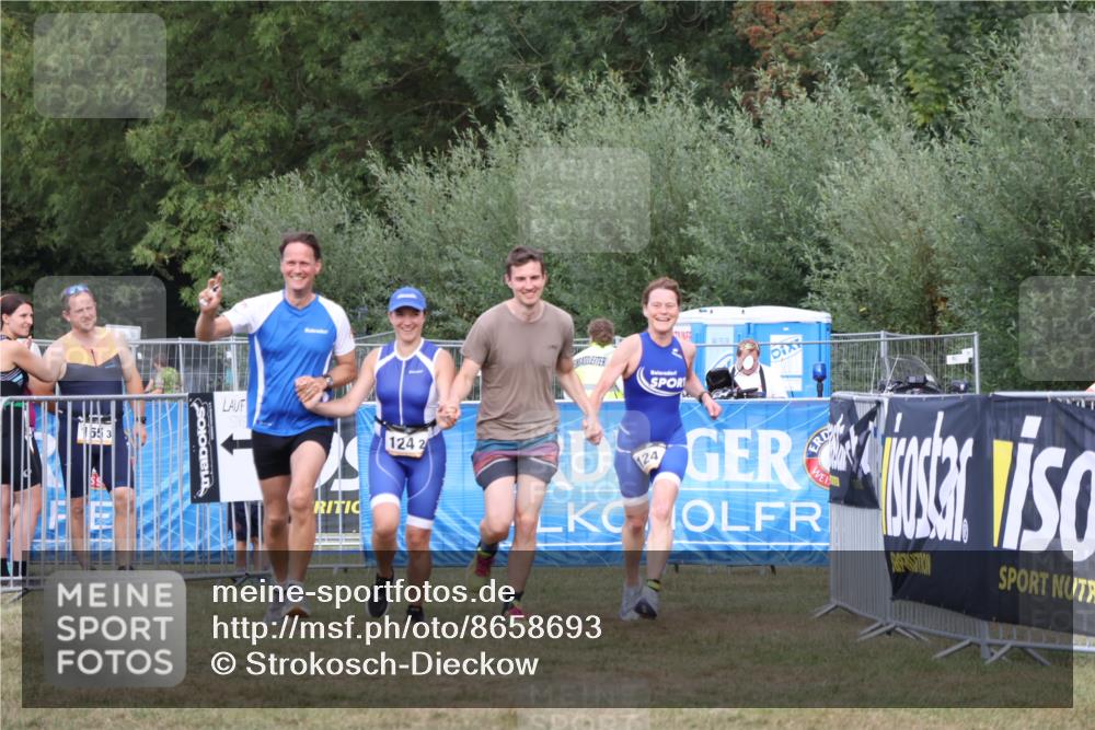 31.08.2025 - Elbe Triathlon Hamburg Strokosch-Dieckow http://msf.ph/oto/8658693 31.08.2025 16:45:04 Ziel  meine-sportfotos.de
