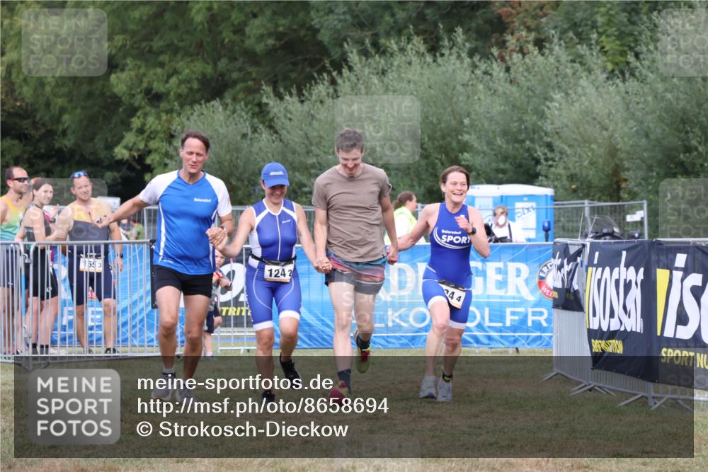 31.08.2025 - Elbe Triathlon Hamburg Strokosch-Dieckow http://msf.ph/oto/8658694 31.08.2025 16:45:05 Ziel  meine-sportfotos.de