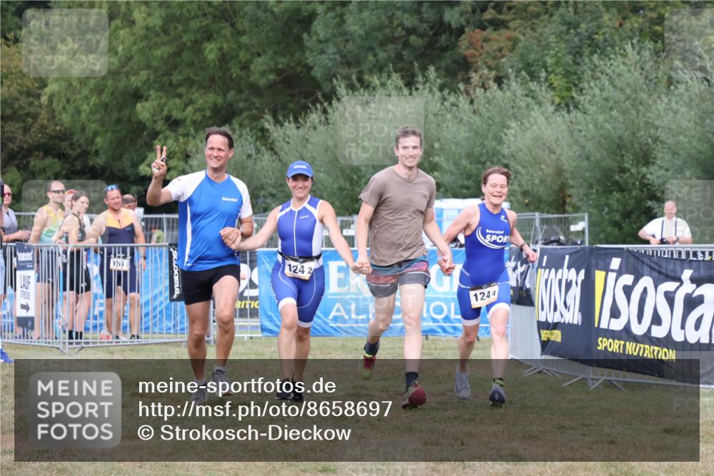 31.08.2025 - Elbe Triathlon Hamburg Strokosch-Dieckow http://msf.ph/oto/8658697 31.08.2025 16:45:06 Ziel  meine-sportfotos.de