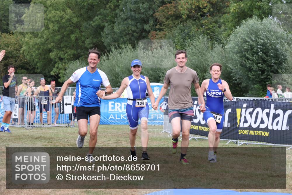31.08.2025 - Elbe Triathlon Hamburg Strokosch-Dieckow http://msf.ph/oto/8658701 31.08.2025 16:45:08 Ziel  meine-sportfotos.de