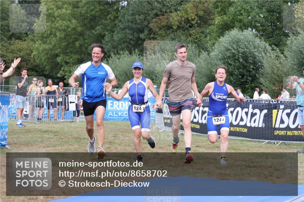 31.08.2025 - Elbe Triathlon Hamburg Strokosch-Dieckow http://msf.ph/oto/8658702 31.08.2025 16:45:08 Ziel  meine-sportfotos.de