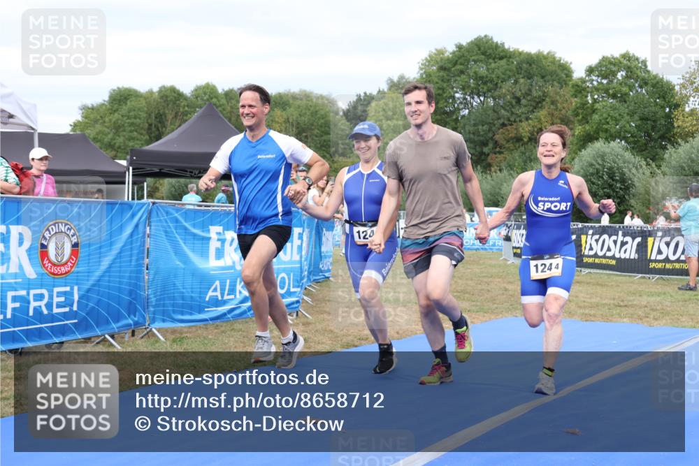 31.08.2025 - Elbe Triathlon Hamburg Strokosch-Dieckow http://msf.ph/oto/8658712 31.08.2025 16:45:10 Ziel  meine-sportfotos.de