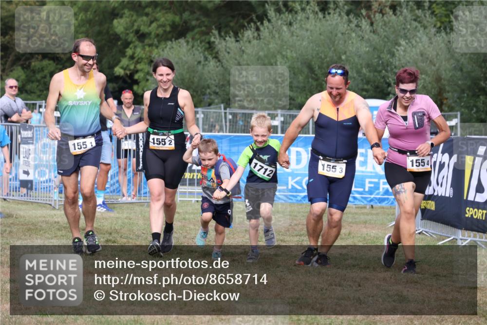 31.08.2025 - Elbe Triathlon Hamburg Strokosch-Dieckow http://msf.ph/oto/8658714 31.08.2025 16:46:01 Ziel  meine-sportfotos.de