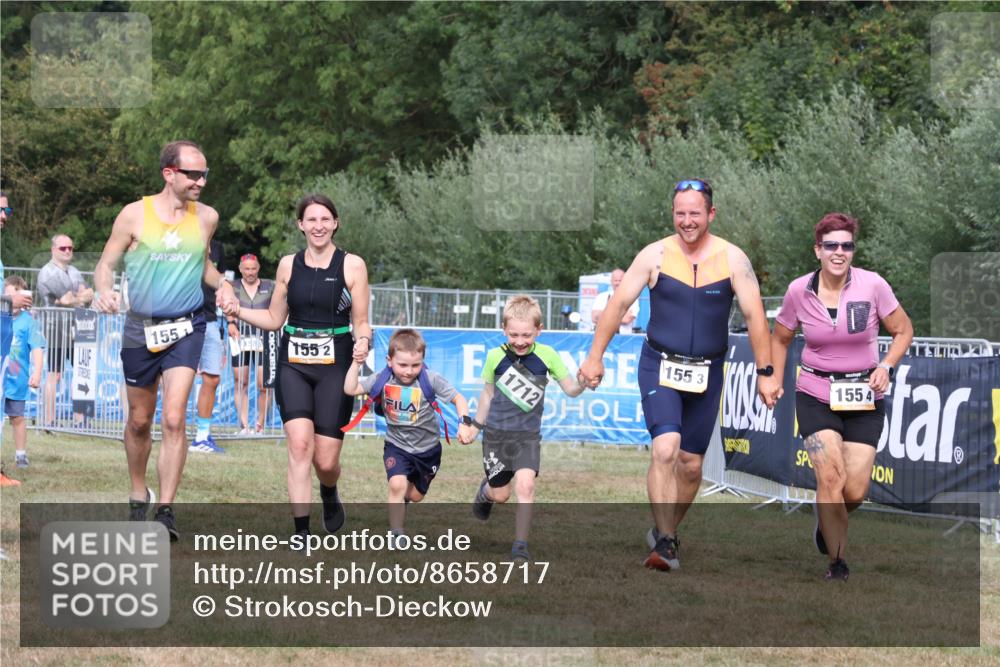 31.08.2025 - Elbe Triathlon Hamburg Strokosch-Dieckow http://msf.ph/oto/8658717 31.08.2025 16:46:02 Ziel  meine-sportfotos.de