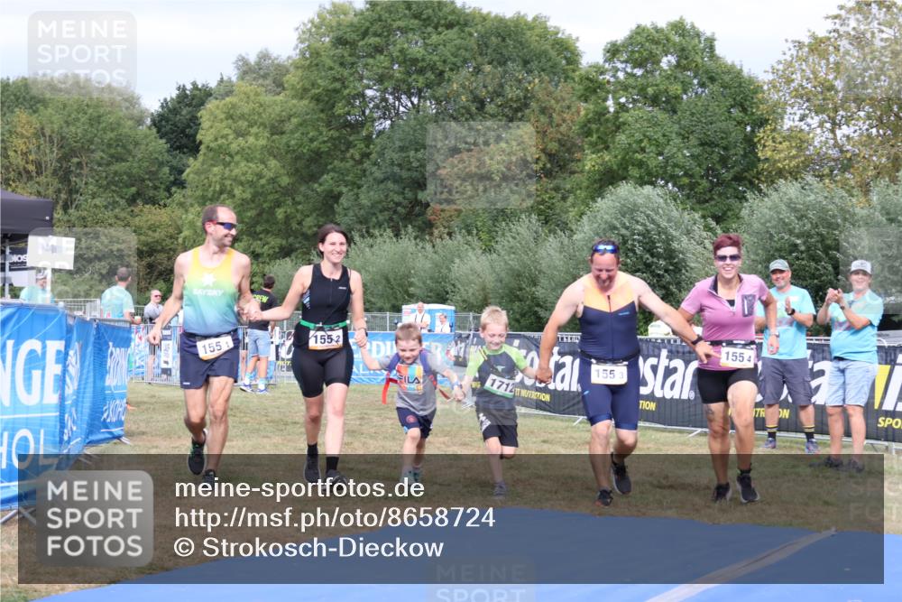 31.08.2025 - Elbe Triathlon Hamburg Strokosch-Dieckow http://msf.ph/oto/8658724 31.08.2025 16:46:04 Ziel  meine-sportfotos.de