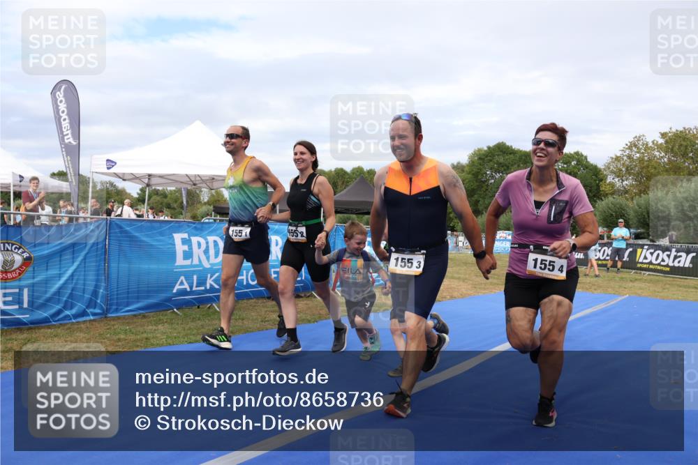 31.08.2025 - Elbe Triathlon Hamburg Strokosch-Dieckow http://msf.ph/oto/8658736 31.08.2025 16:46:07 Ziel  meine-sportfotos.de