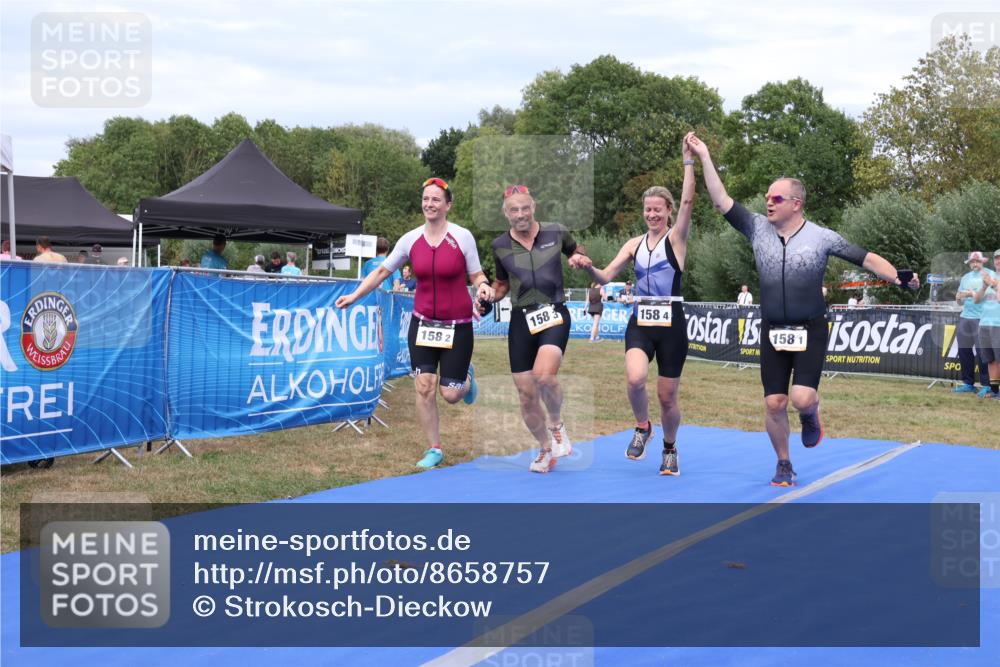 31.08.2025 - Elbe Triathlon Hamburg Strokosch-Dieckow http://msf.ph/oto/8658757 31.08.2025 16:48:48 Ziel  meine-sportfotos.de