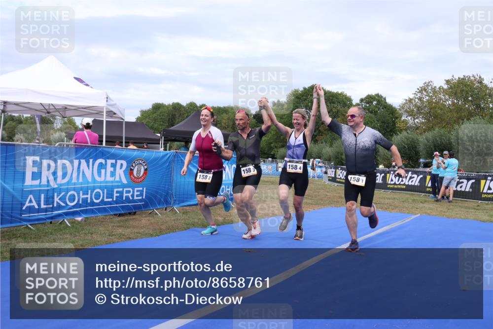 31.08.2025 - Elbe Triathlon Hamburg Strokosch-Dieckow http://msf.ph/oto/8658761 31.08.2025 16:48:49 Ziel  meine-sportfotos.de