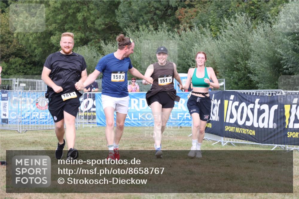 31.08.2025 - Elbe Triathlon Hamburg Strokosch-Dieckow http://msf.ph/oto/8658767 31.08.2025 16:58:32 Ziel  meine-sportfotos.de