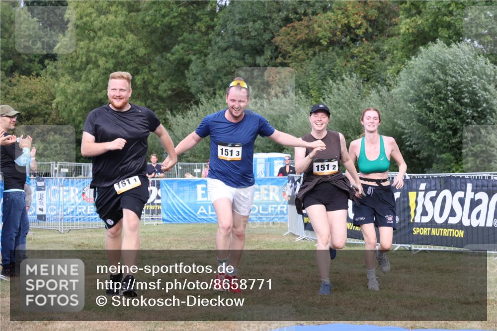 31.08.2025 - Elbe Triathlon Hamburg Strokosch-Dieckow http://msf.ph/oto/8658771 31.08.2025 16:58:34 Ziel  meine-sportfotos.de