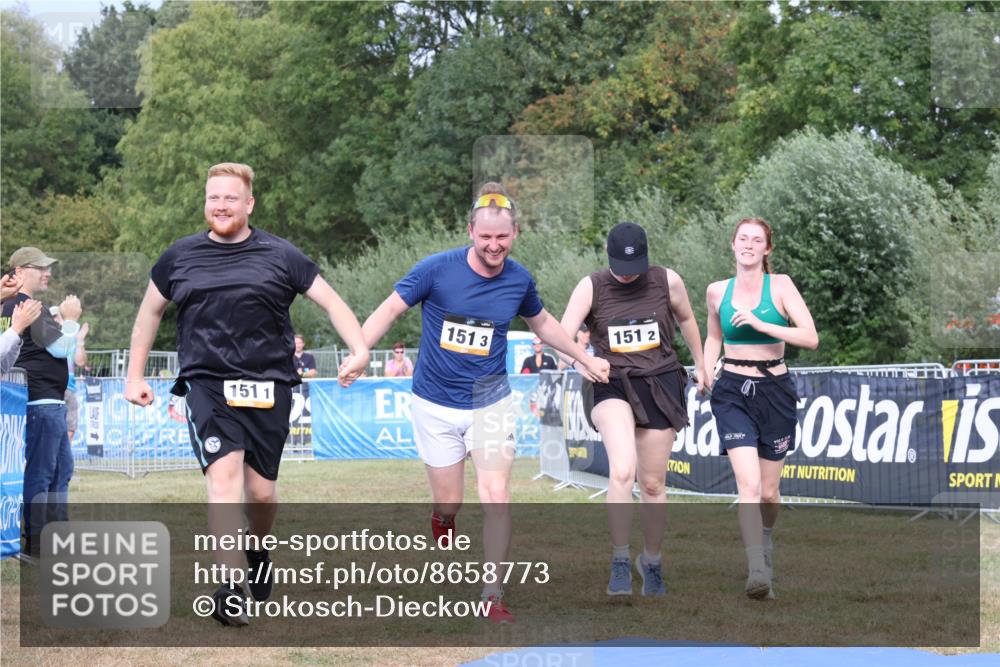 31.08.2025 - Elbe Triathlon Hamburg Strokosch-Dieckow http://msf.ph/oto/8658773 31.08.2025 16:58:34 Ziel  meine-sportfotos.de